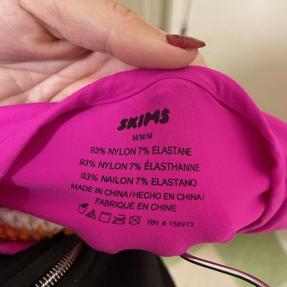 HTF Skims Fits Everybody Short Sleeve T-Shirt -Fuchsia Pink M Barbiecore - Picture 7 of 7